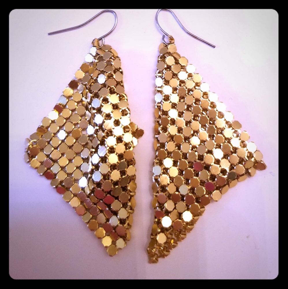 Gold hanging earrings